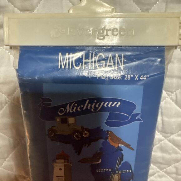 Michigan Decorative flag 28x44 - Picture 2 of 8